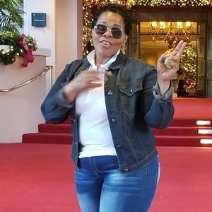 Meet your Posher, Rhona